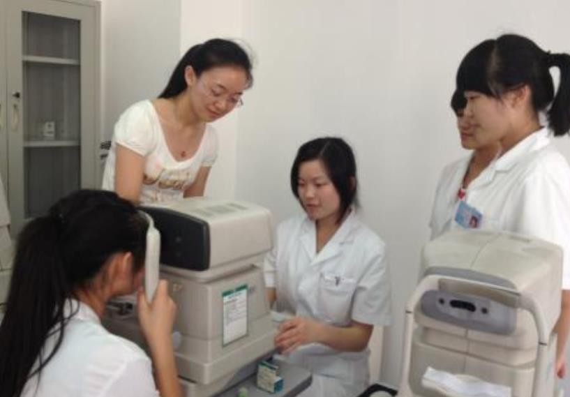 問問學(xué)哥臨床醫(yī)學(xué)專業(yè)學(xué)生學(xué)習(xí)任務(wù)重么？